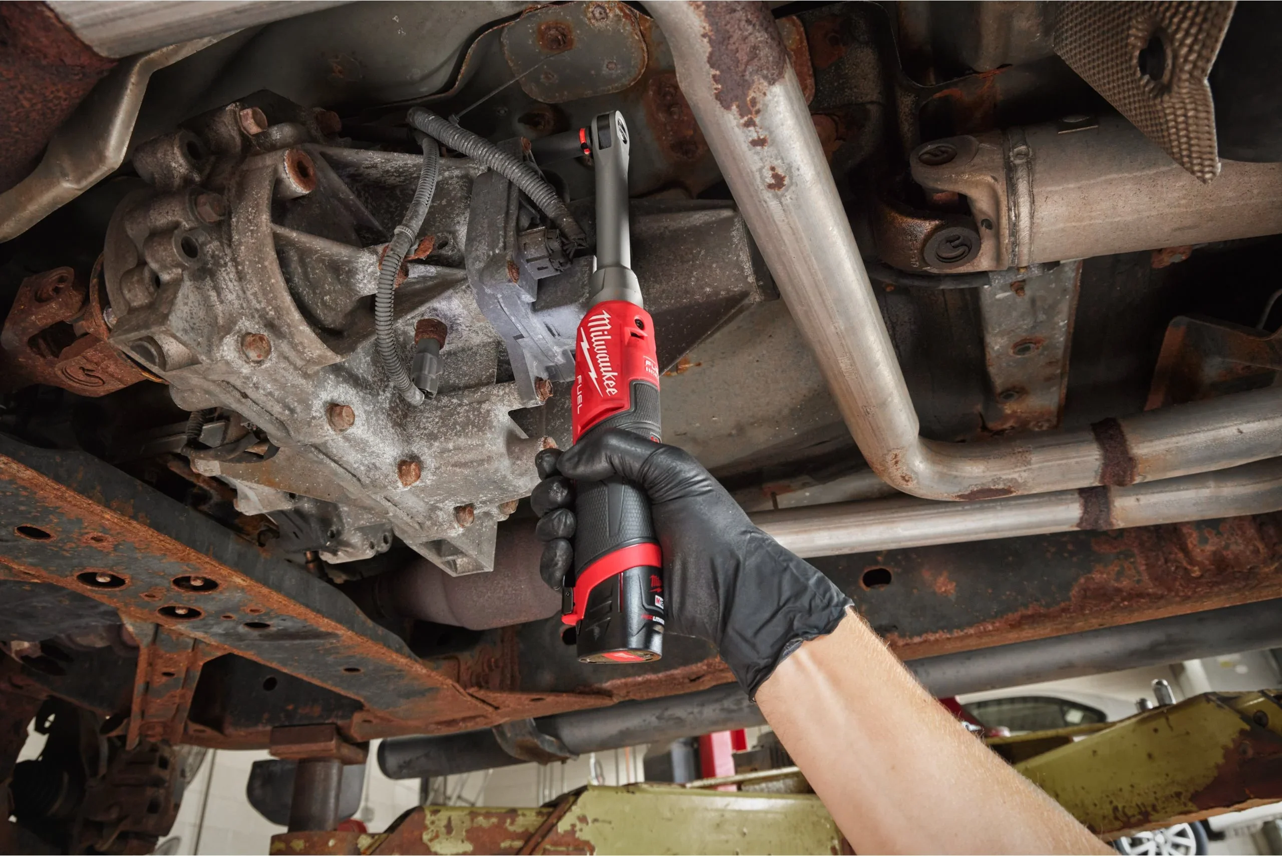 Milwaukee M12FHIR38LR-0 12v Fuel 3/8" Extended Reach High Speed Ratchet (Body Only) 4933480791 - Image 2